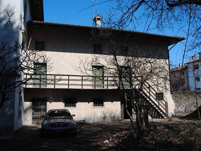 Casa con 6 locali in vendita in Via Qualso, Loneriacco, Tarcento
