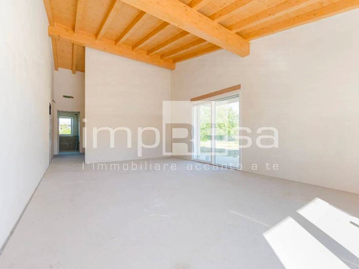 Casa quadrilocale in vendita in Prata di Pordenone, Centro