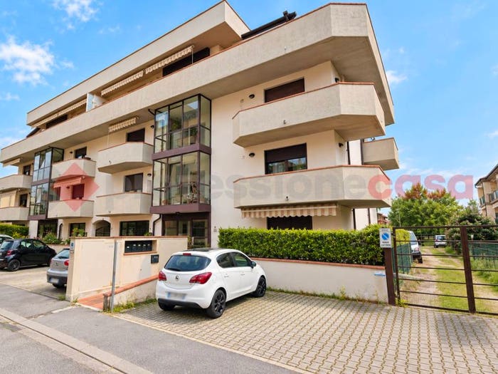 Appartamento trilocale in vendita in Via Carlo Cattaneo, Capalle La Villa Esselunga, Campi Bisenzio