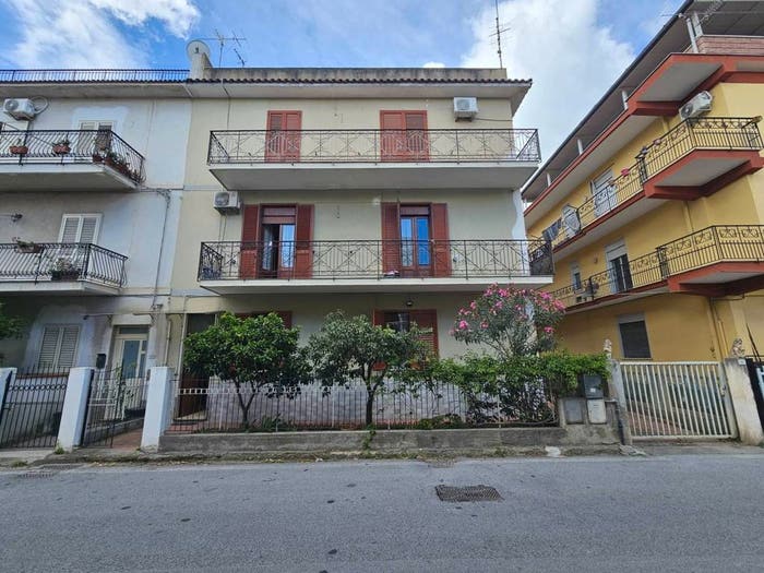 Appartamento con 5 locali in vendita in Via Stazione, Oliveri