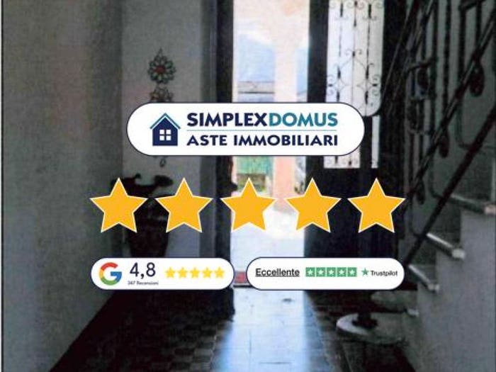 Appartamento con 5 locali in vendita in Via Taverna, CugliateFabiasco