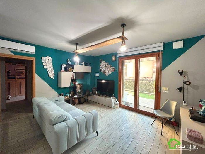 Appartamento quadrilocale in vendita in Via Novembre, Riozzo, Cerro al Lambro