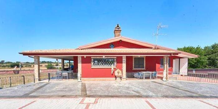 Casa quadrilocale in vendita in Loricina Seccia Tre Cancelli, Nettuno