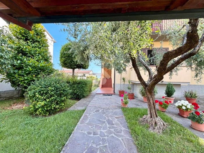 Casa con 6 locali in vendita in Via Ponchielli, Fornacelle, Montemurlo