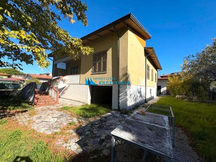 Casa con 6 locali in vendita in Via delle Pinete, Bondano Partaccia, Massa