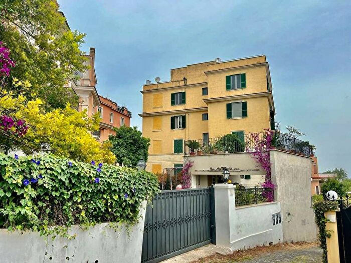 Appartamento quadrilocale in vendita in Viale Fratelli bandiera, Monteverde Vecchio, Roma