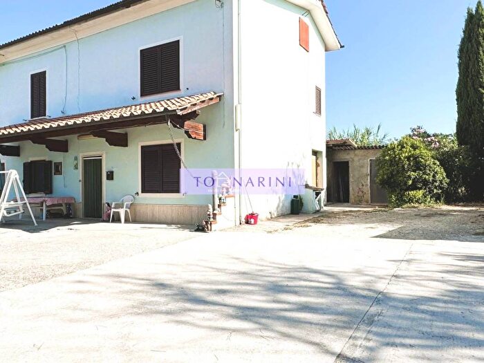 Casa con 6 locali in vendita in Via di Mezzo, Monsummano Terme