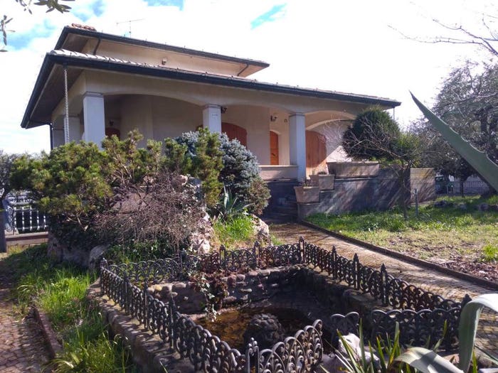 Casa con 6 locali in vendita in Via Giovanni Berchet, Settecrociari, Cesena