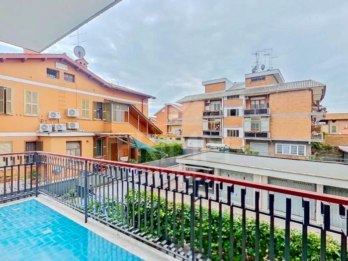 Appartamento trilocale in vendita in Via Corigliano Calabro, Appio Claudio Statuario, Roma