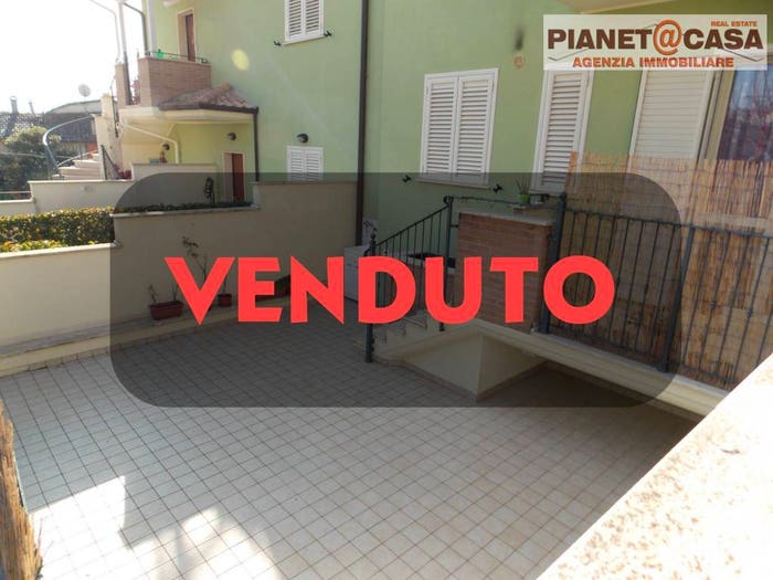 Appartamento trilocale in vendita in Via Burrone, Colli del Tronto
