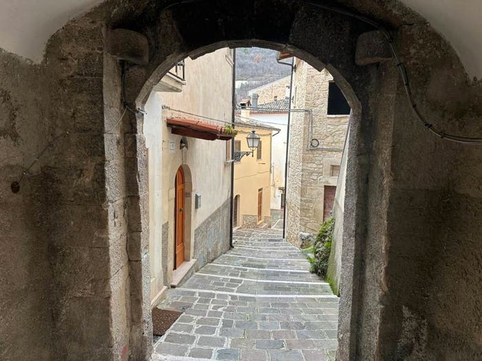 Appartamento trilocale in vendita in Via San Nicola, Anversa degli Abruzzi