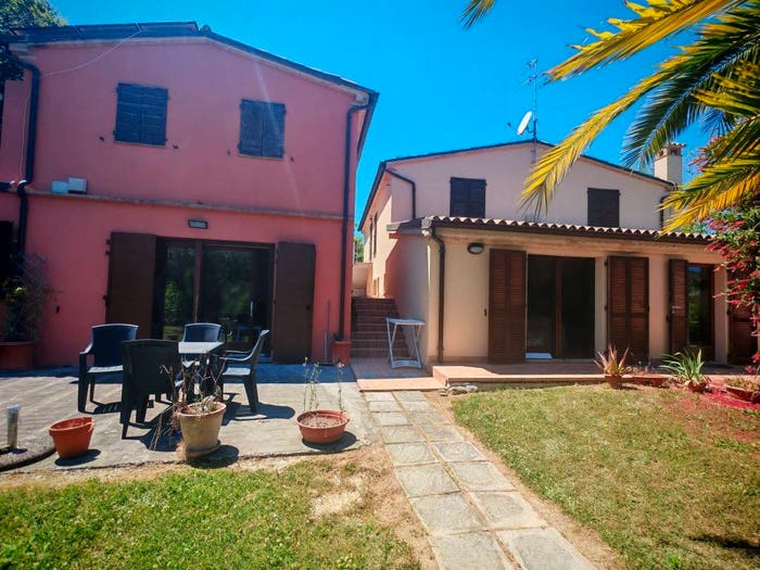 Casa con 6 locali in vendita in Varano, Ancona