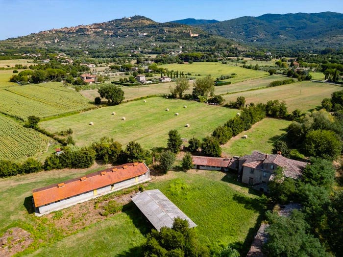 Casa con 6 locali in vendita in Case Sparse Cortona, Cortona