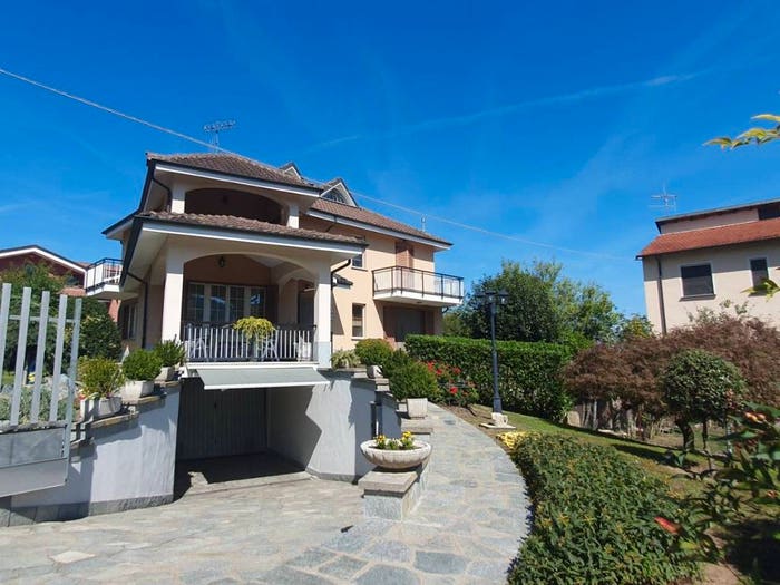 Casa con 6 locali in vendita in Via Santa Cecilia, Centro, Gassino Torinese