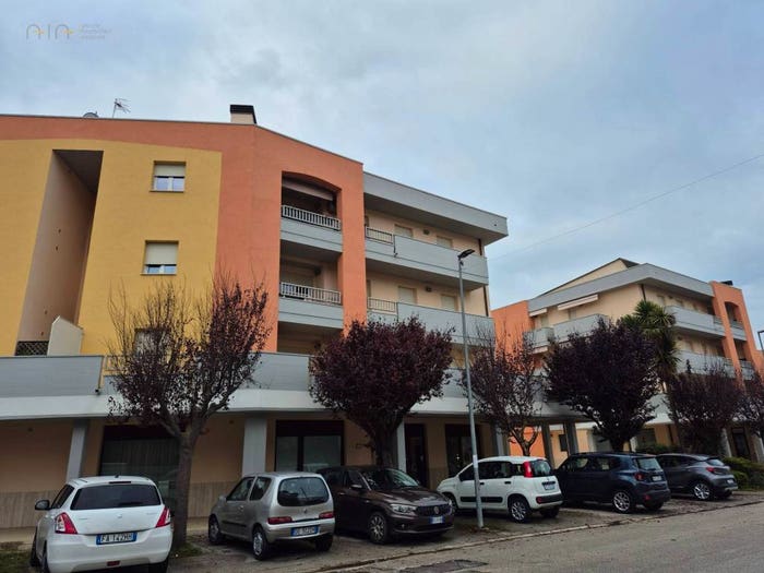 Appartamento con 6 locali in vendita in Via Olimpica, Castorano