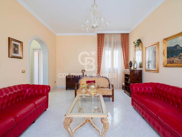 Appartamento con 5 locali in vendita in Via Ugo Foscolo, Centro, Galatina