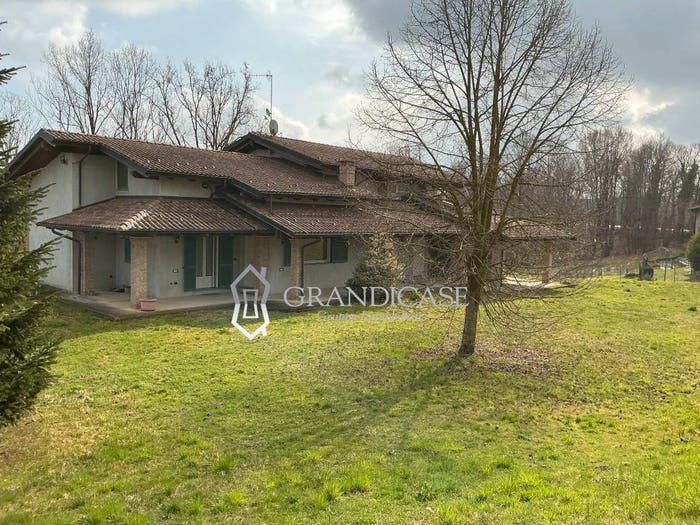 Casa con 6 locali in vendita in Via Conti San Martino, Centro, Castellamonte