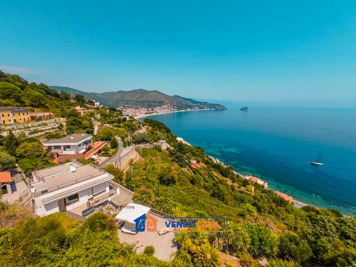 Casa con 6 locali in vendita in Regione Chiariventi, Chiariventi, Noli