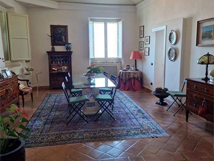 Appartamento quadrilocale in vendita in VIA PIZZECOLLI, Centro Storico, Ancona