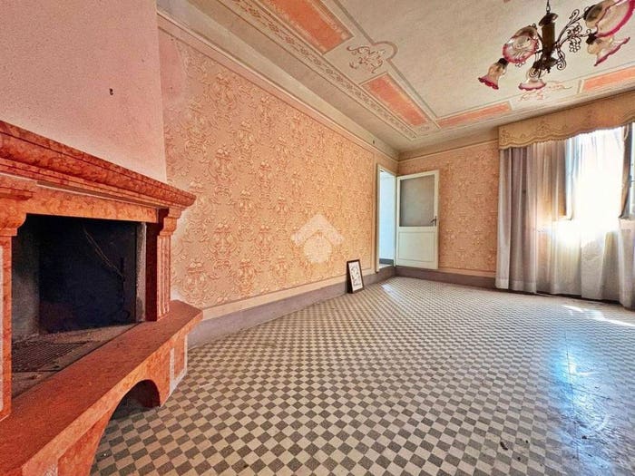 Casa con 6 locali in vendita in Via Filippo Venturi, Centro, Fossato di Vico