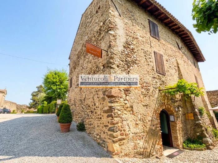 Casa con 5 locali in vendita in Via Castello, Centro, Monzambano
