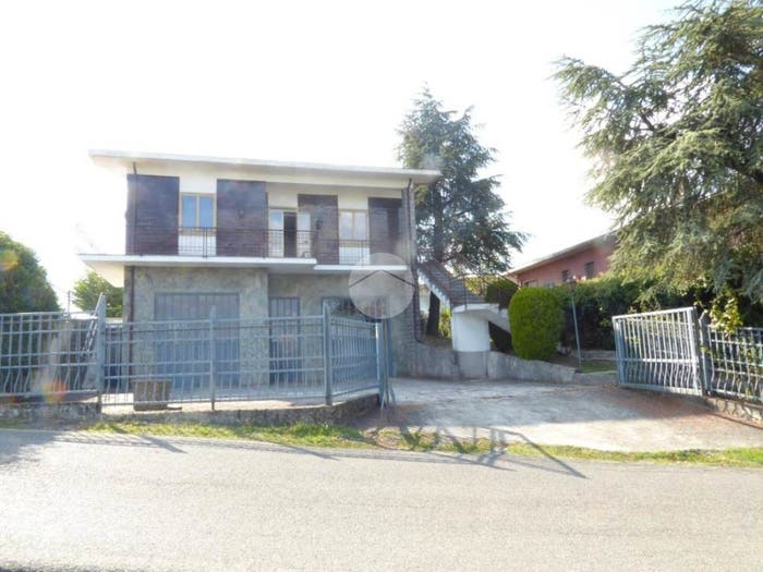 Casa con 5 locali in vendita in Frazione Torrone, Torrone, Santa Maria della Versa