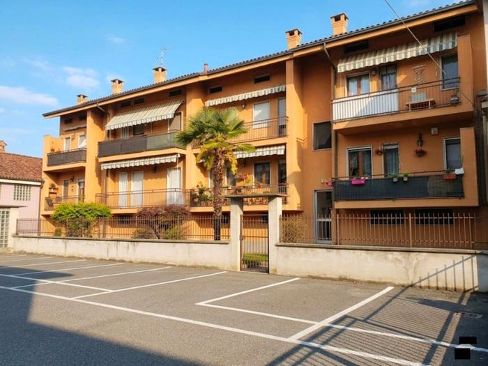 Appartamento trilocale in vendita in Via Vittorio Veneto, Centro, Castagnole Piemonte