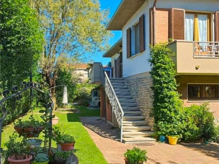 Casa con 6 locali in vendita in via della bassa, Avenza, Carrara