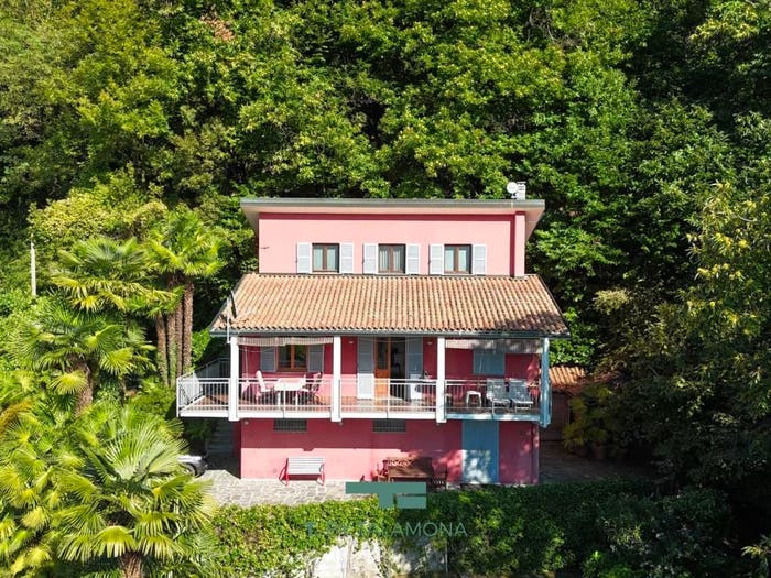 Casa quadrilocale in vendita in Via Motto, Centro, Porto Valtravaglia