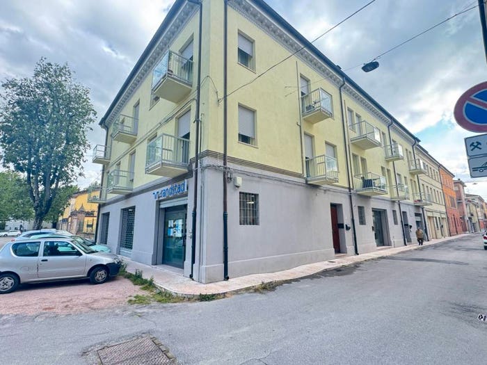 Appartamento trilocale in vendita in Centro, Mirandola