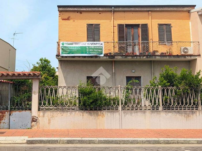 Casa con 5 locali in vendita in Viale Cimitero, Centro, Oristano
