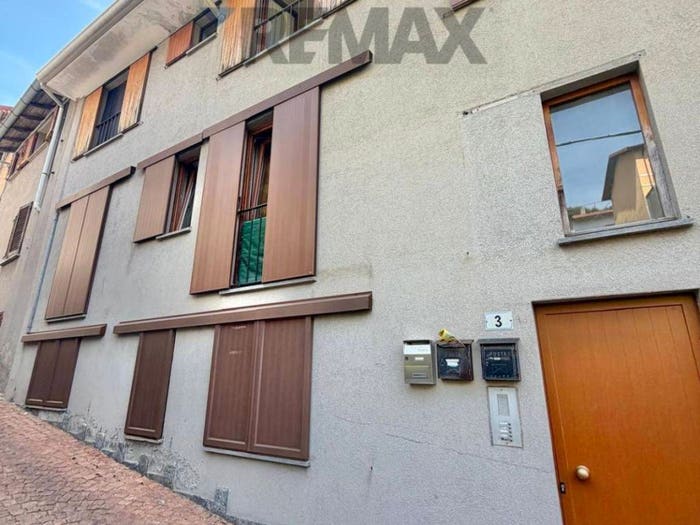 Appartamento trilocale in vendita in VIA PIRROTTA, Duno