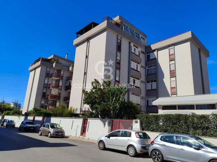 Appartamento con 6 locali in vendita in Viale Francia, Bozzano, Brindisi