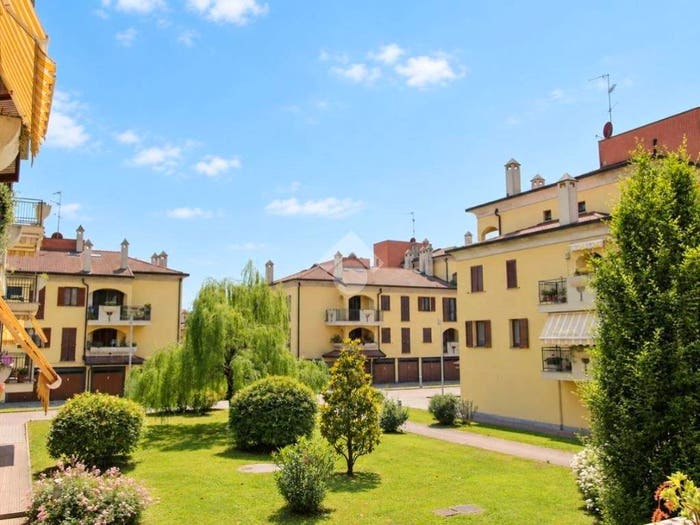 Appartamento bilocale in vendita in Via Don Negri, Centro, Rosate