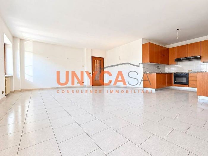Appartamento quadrilocale in vendita in Via Brazze, Castiglione, Verona