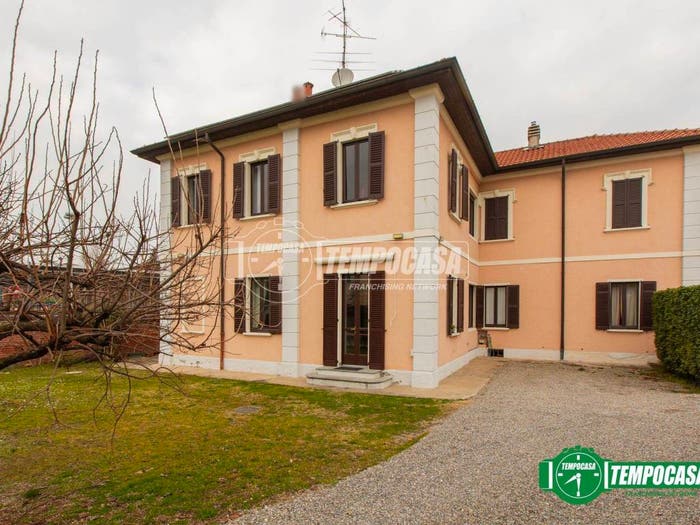 Casa con 6 locali in vendita in Via Carroccio, Centro, Magnago