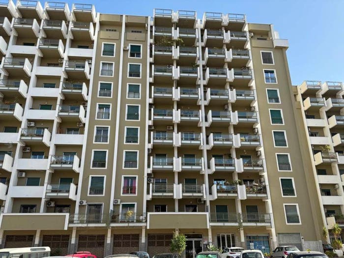 Appartamento con 5 locali in vendita in Via Alfredo Casella, Malaspina, Palermo