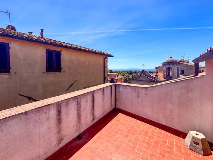 Casa con 6 locali in vendita in Guardistallo