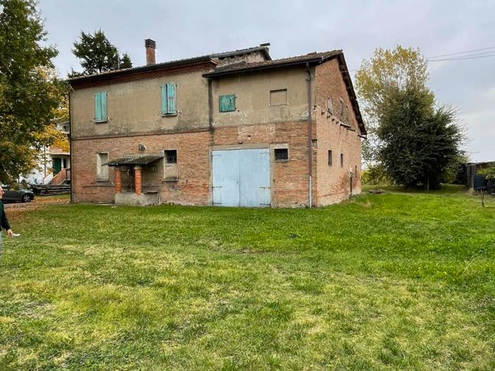 Casa con 6 locali in vendita in Bubano, Mordano