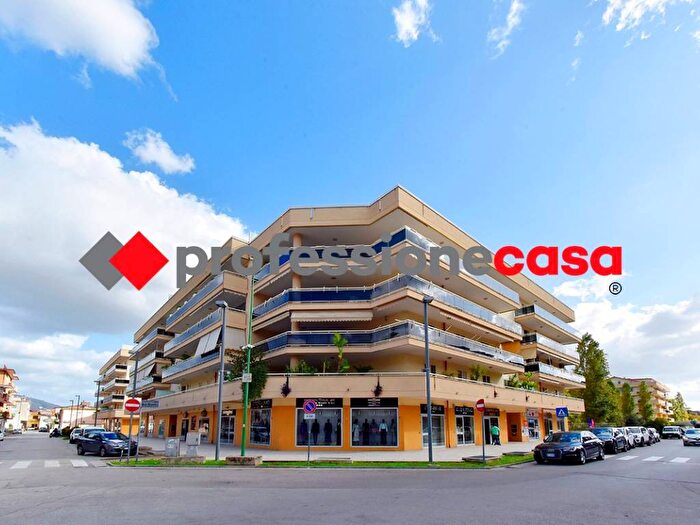 Appartamento quadrilocale in vendita in Viale Italia, San Nicola la Strada
