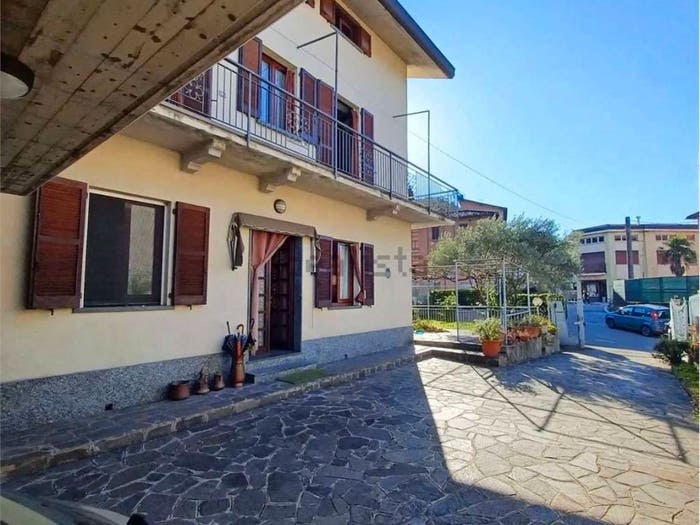Casa con 5 locali in vendita in via mandamentale, Centro, Calolziocorte