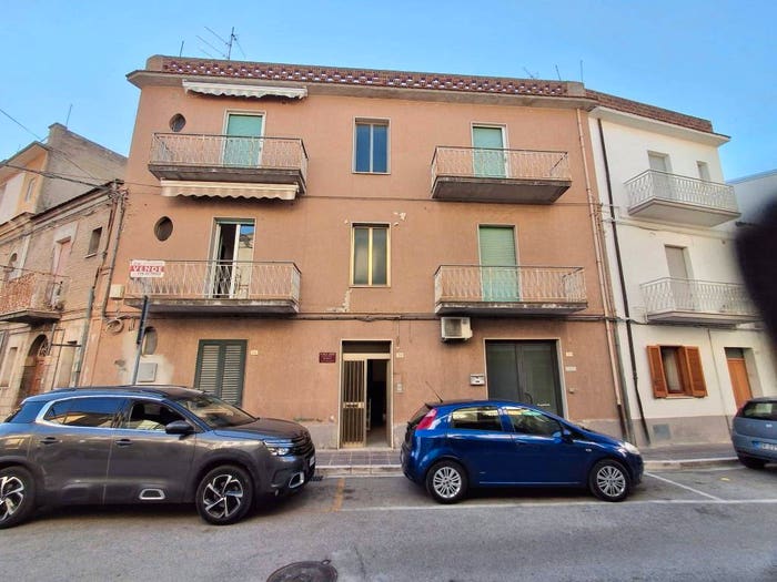 Casa con 6 locali in vendita in Viale dei Borghi, Montenero di Bisaccia