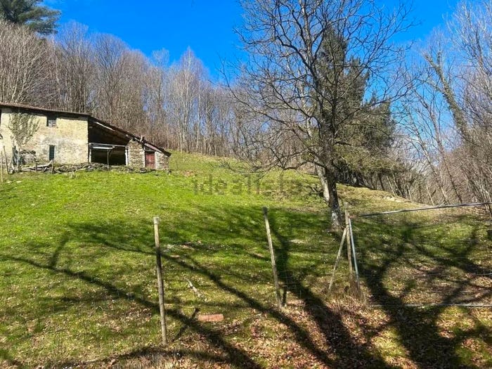 Casa quadrilocale in vendita in Armeno