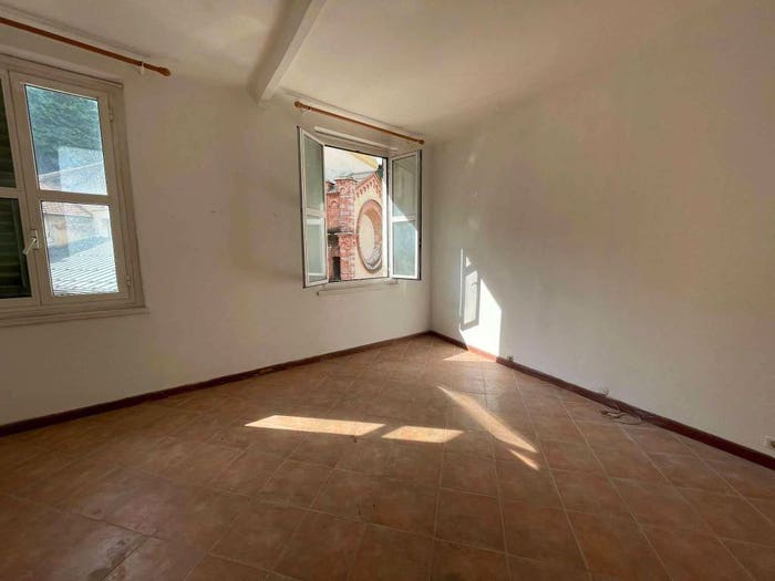 Appartamento trilocale in vendita in piazza Sinibaldo Scorza, Voltaggio