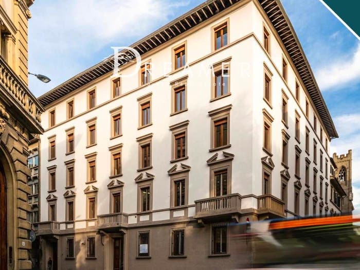 Appartamento con 6 locali in vendita in Via San Gallo n, San Marco SS Annunziata, Firenze