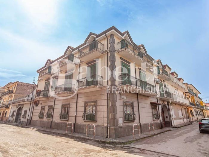 Casa con 6 locali in vendita in Via Carmine Buonomo, Frattamaggiore