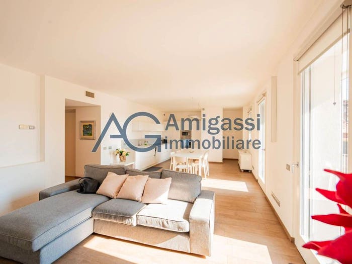 Appartamento con 5 locali in vendita in Via Zambonate, Centro, Bergamo