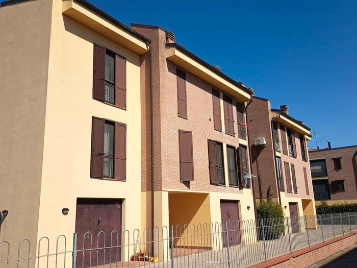 Appartamento trilocale in vendita in Via Giorgio Perlasca, Crevalcore