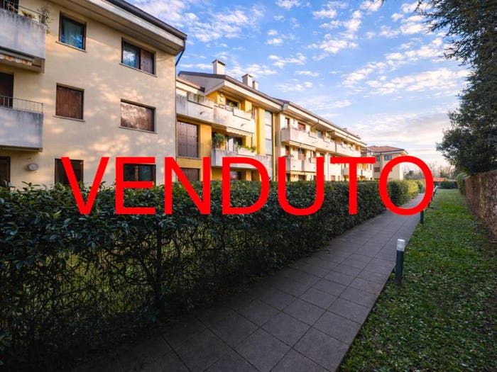 Appartamento bilocale in vendita in Via Umberto Tagliabue, Desio