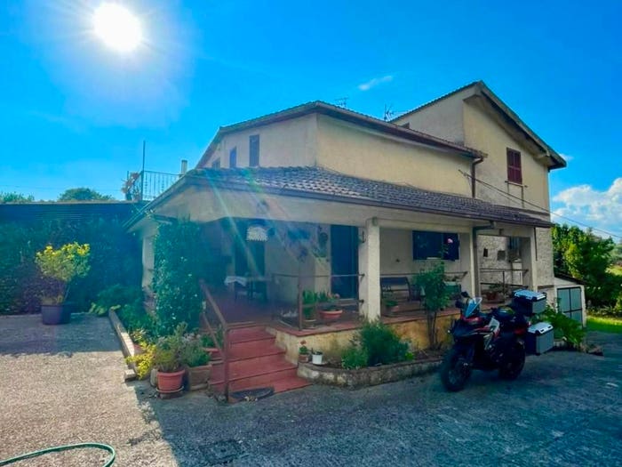 Casa con 6 locali in vendita in Contrada Le Cese, Gavignano